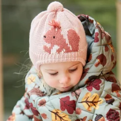 MINI GIRL-Mütze, ausgenäht Intarsie Eichhörnchen, Pompon, Futter